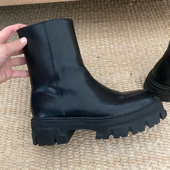 Black Lug Sole Chelsea boot - Picture 5 of 8